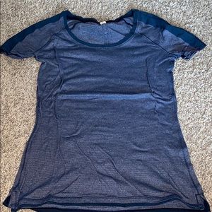 navy blue lululemon t shirt